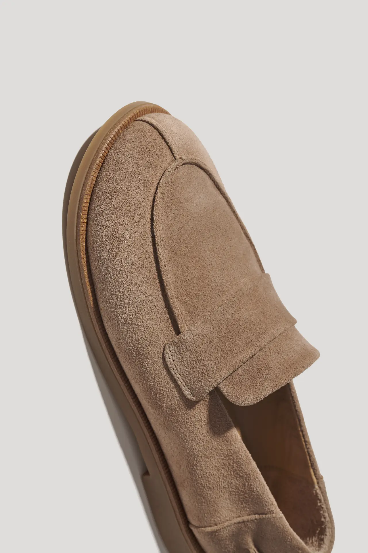 Лофери горіхові замшеві з круглим мисом