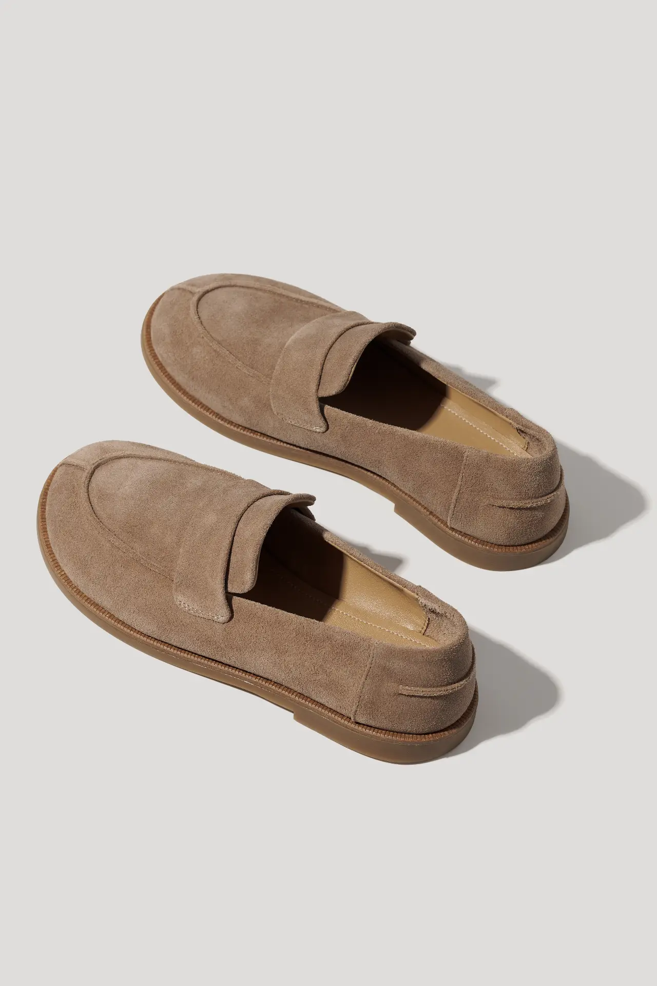 Лофери горіхові замшеві з круглим мисом