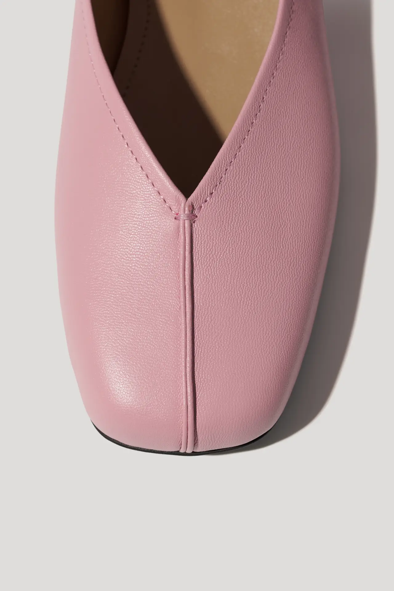 Балетки рожеві шкіряні із зав’язками