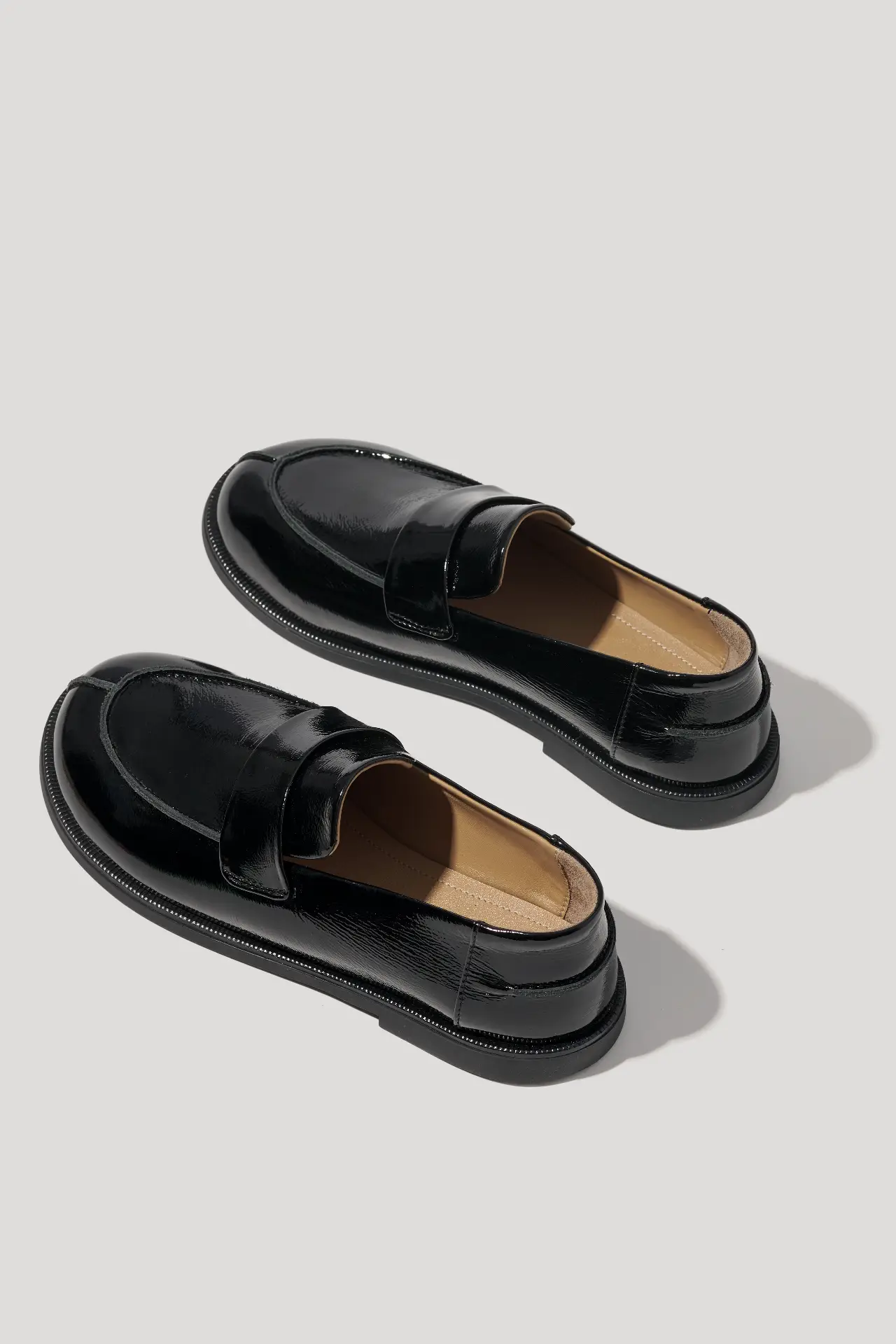 Лофери чорні шкіряні наплак з круглим мисом