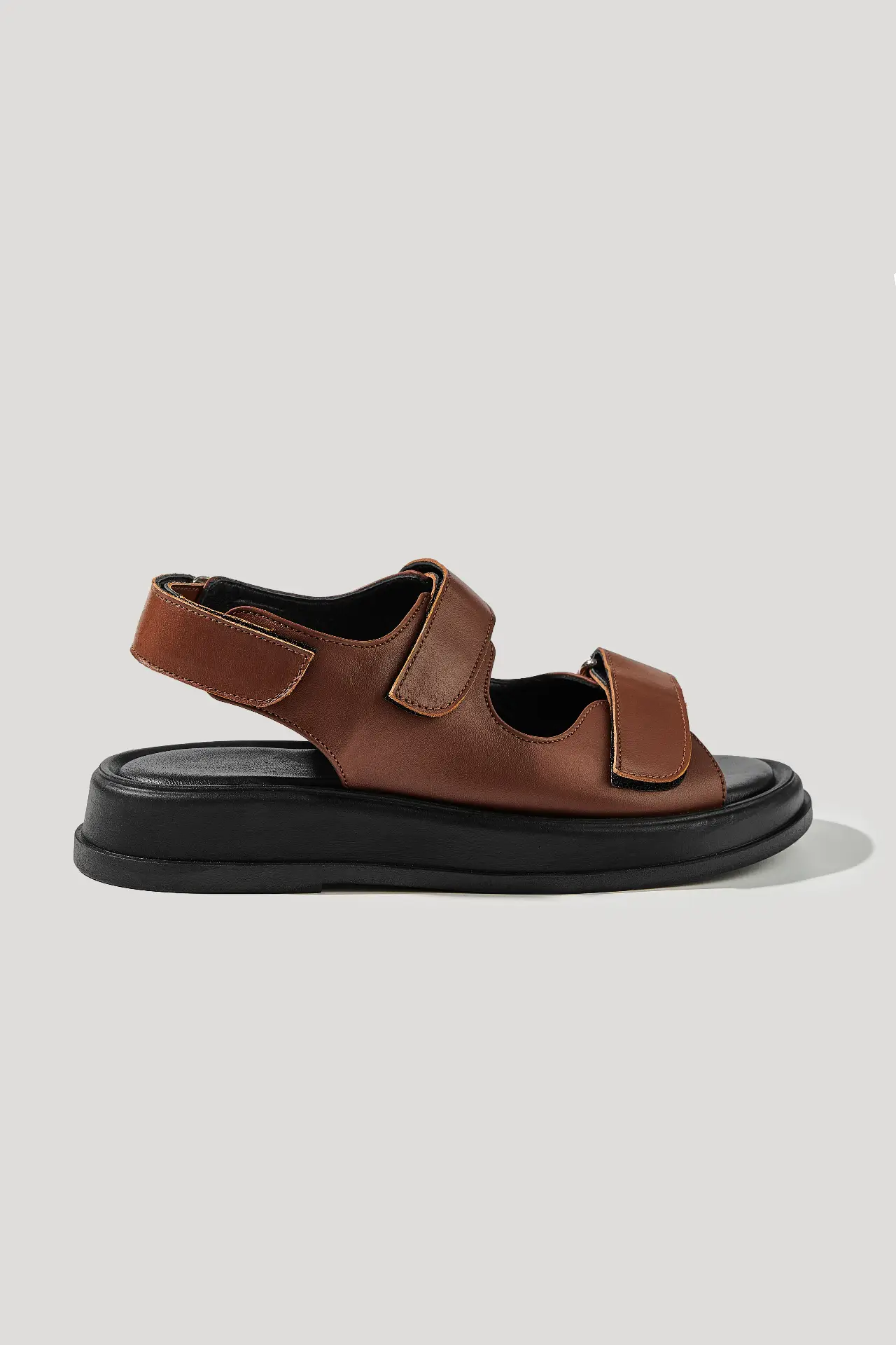 Босоніжки коричневі шкіряні з липучками