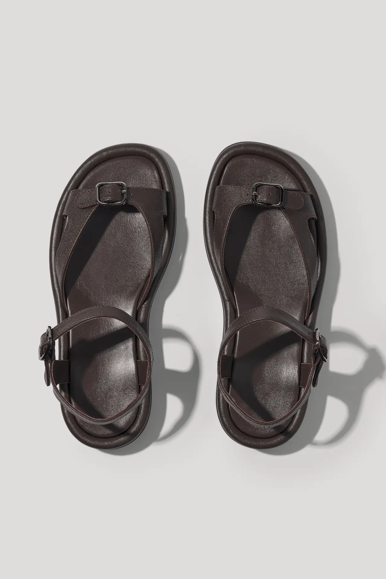 Chocolate leather sandals with an adjustable strap