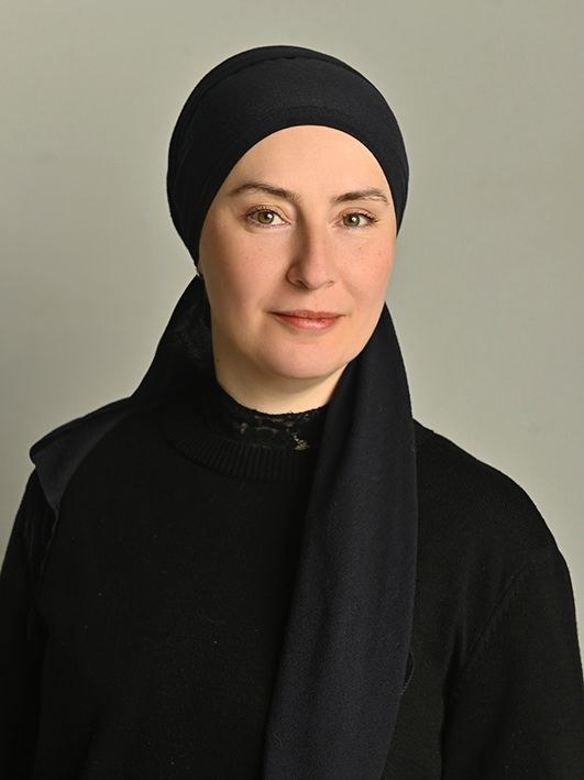 Emine Ayar