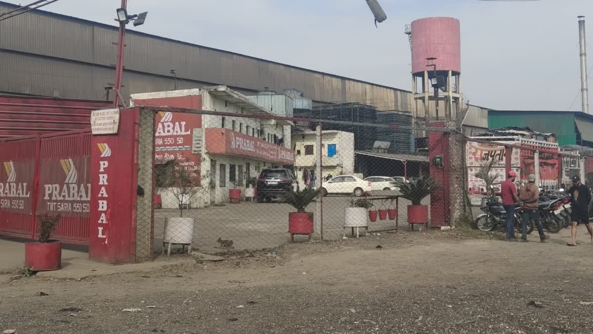 Crane Overturn at Steel Manufacturing Unit