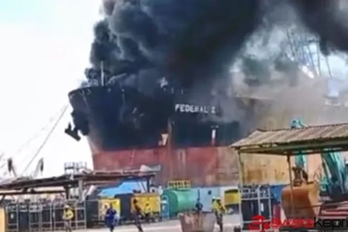 Indonesia Oil Tanker Fire Kills 10, Injures Dozens in Batam Shipyard — Second Fatal Blaze on Same Vessel in Five Months