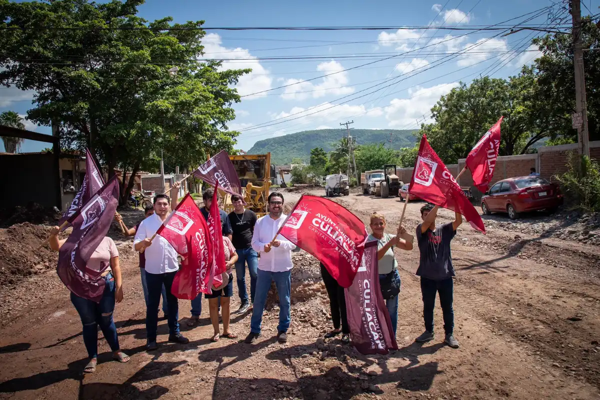 Juan de Dios Gámez da banderazo y supervisa inicio de obras de pavimentación