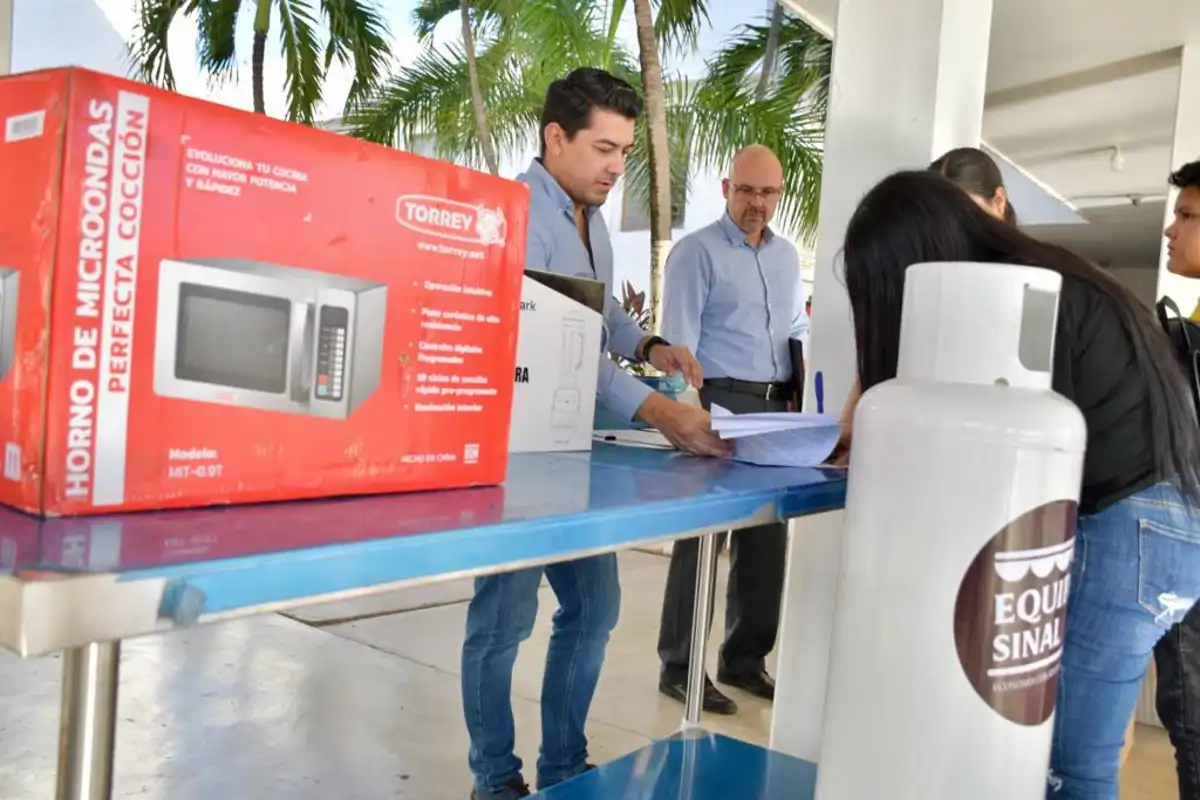 Llegan a Salvador Alvarado más apoyos del programa Equipa Sinaloa