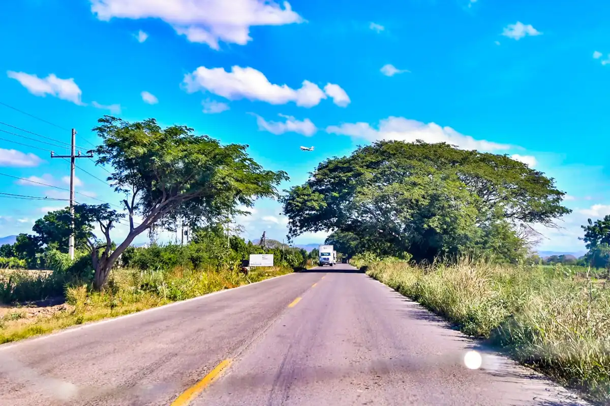 Inicia rehabilitación de tramos carreteros de Mazatlán