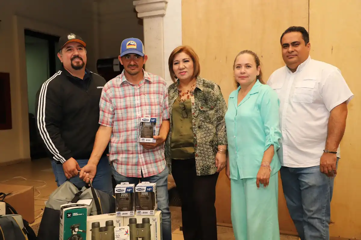 Reciben equipo para vigilancia y protección de la Sierra de Tacuichamona