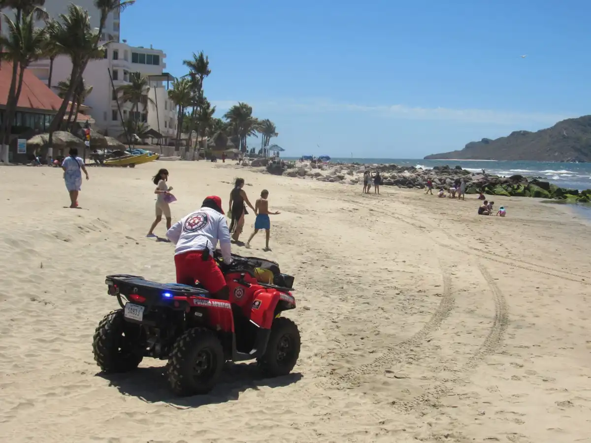 Alertan a bañistas por efectos de mar de fondo durante el fin de semana