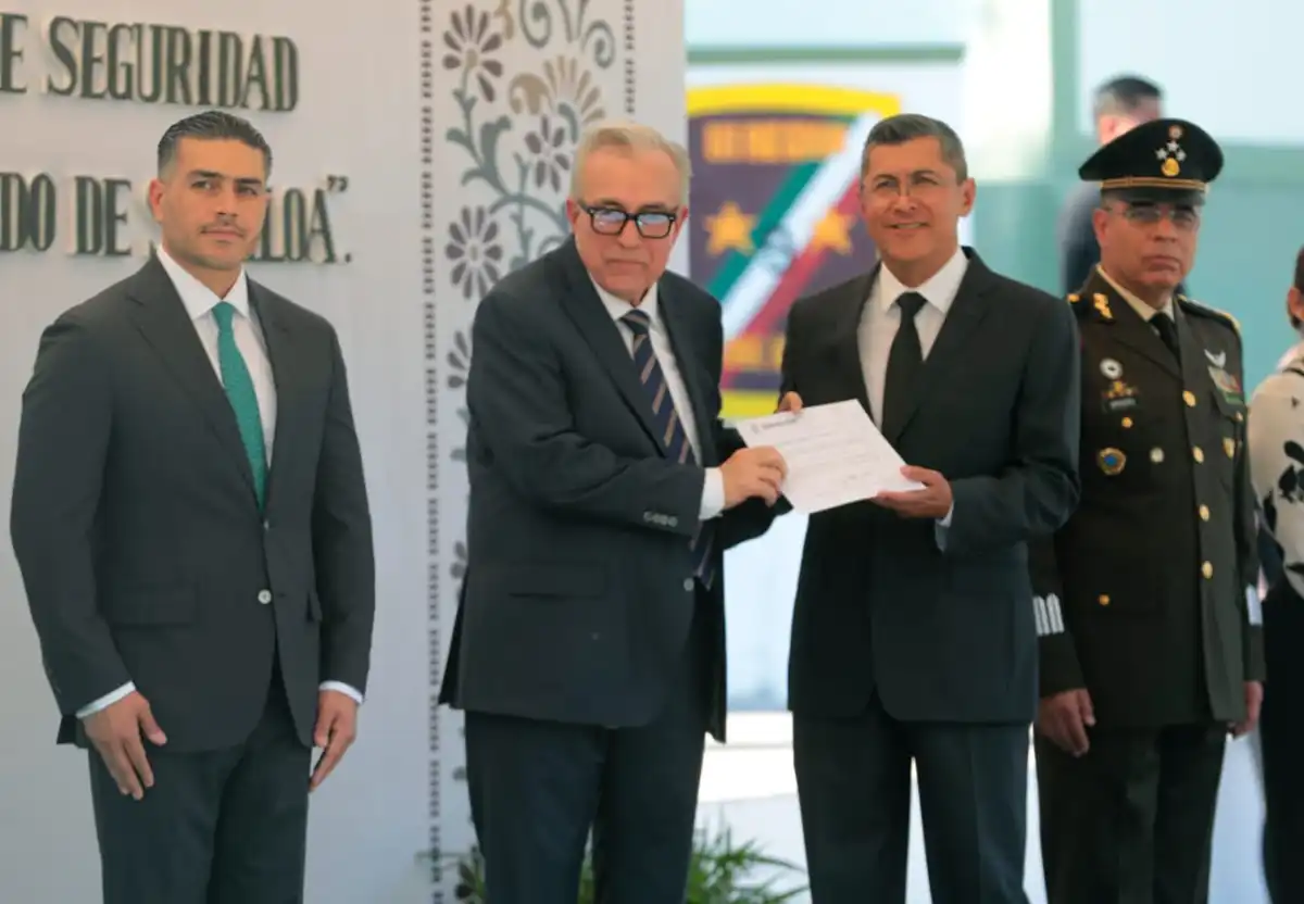 General Óscar Rentería Schazarino toma protesta como secretario de Seguridad Pública de Sinaloa