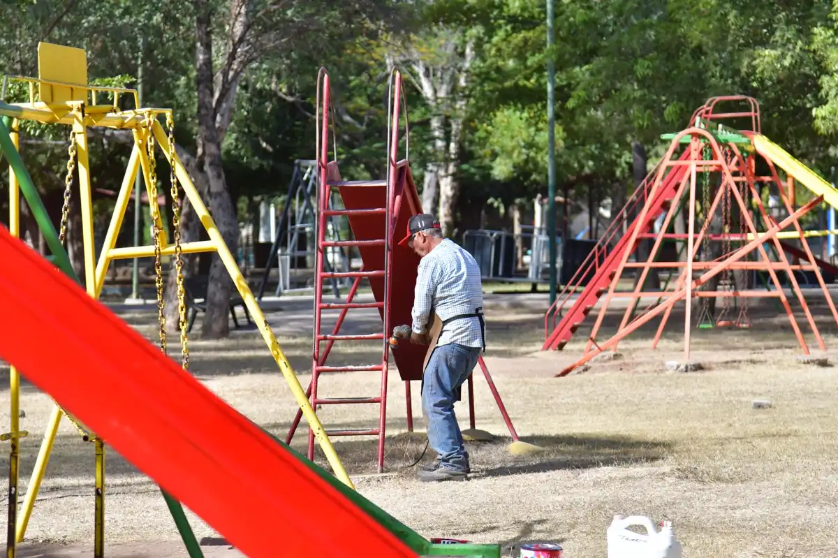 Rehabilitan parques para fomentar la convivencia familiar