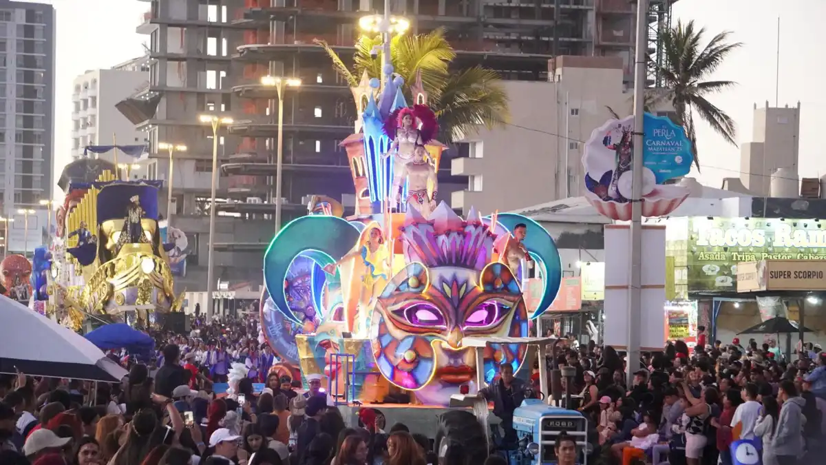 Mazatlán cierra el Carnaval 2025 con un desfile espectacular y una asistencia histórica