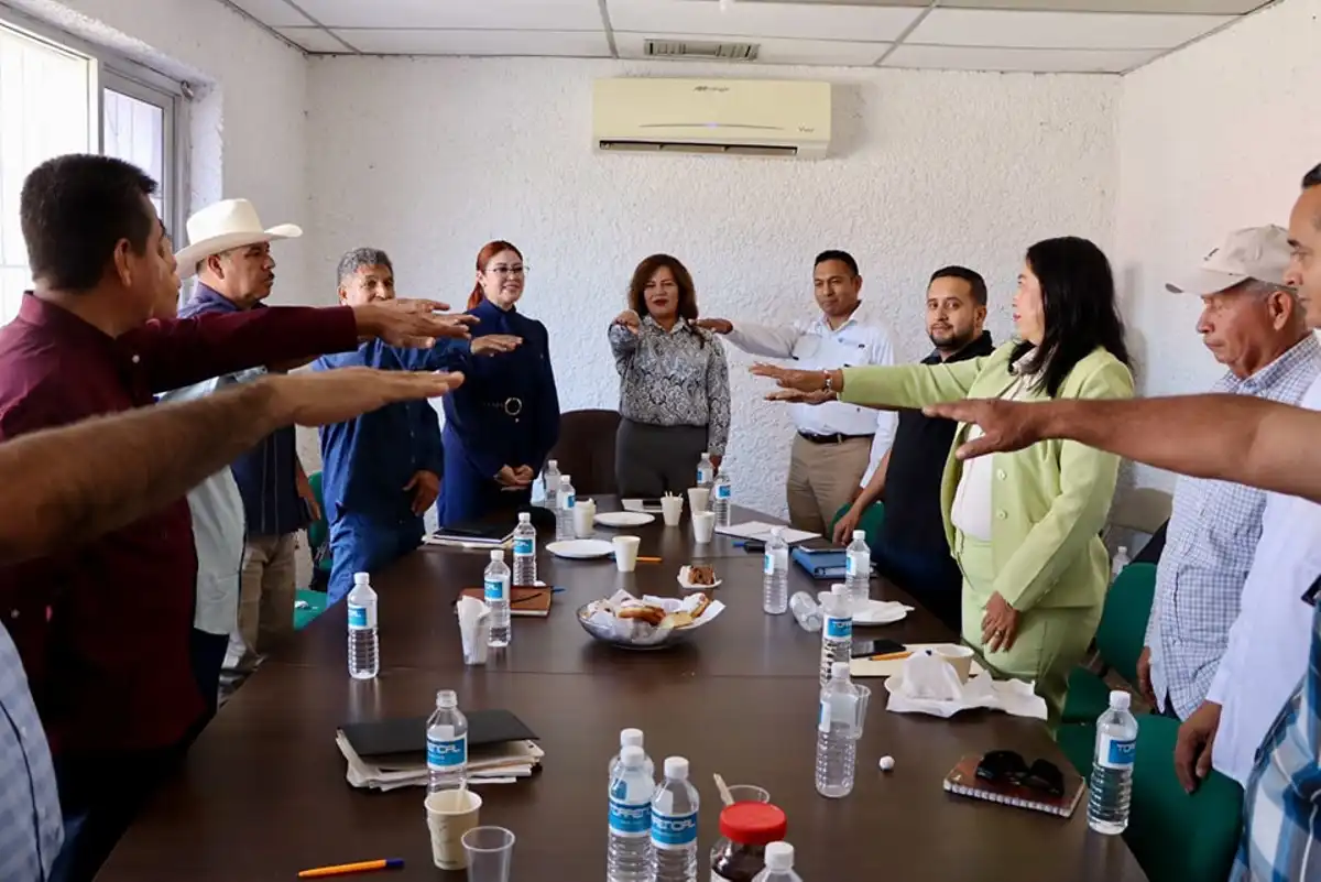 Instalan Comité de Vigilancia para combatir la pesca furtiva durante la veda del camarón en Sinaloa
