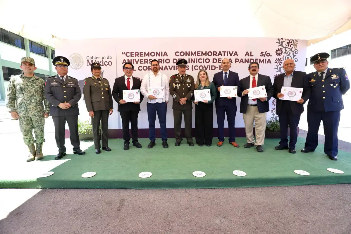 Reconocen a personal militar y civil por su heroísmo durante la pandemia de COVID-19 en Sinaloa