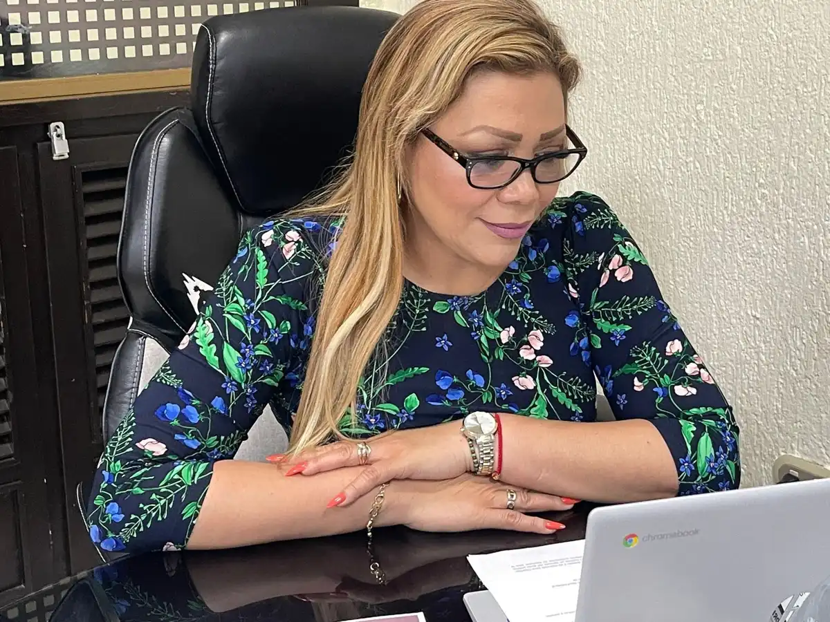Claudia Valdez promueve finanzas sanas con capacitación municipal en Rosario