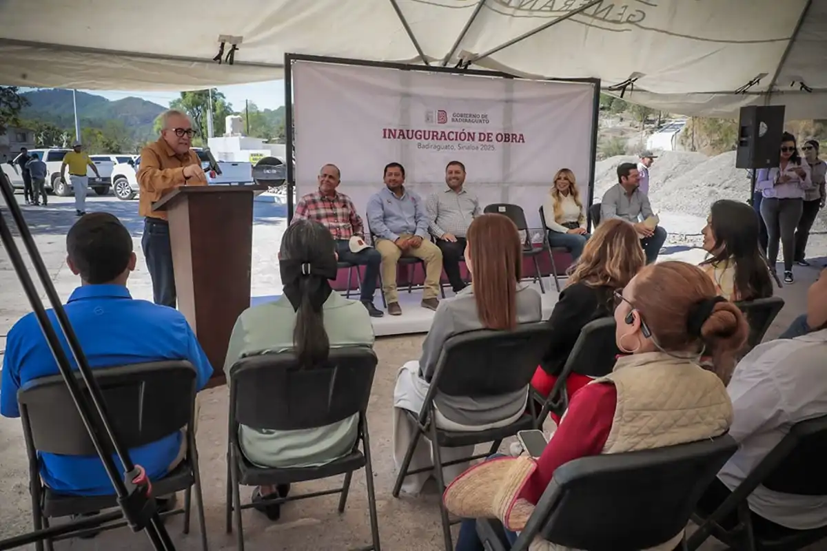 Rocha Moya inaugura pavimentación en Surutato y anuncia más obras para comunidades serranas