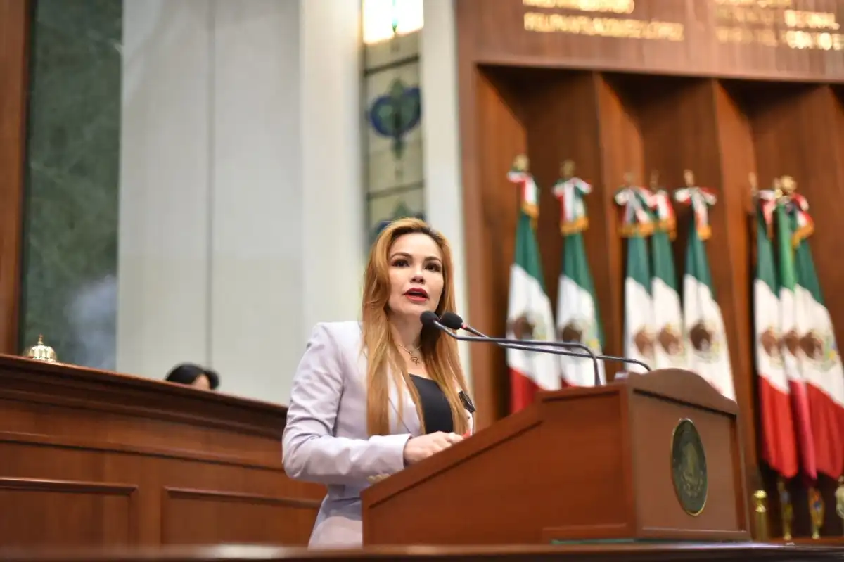 Paola Gárate acusa autoritarismo en Sinaloa y defiende la libertad de expresión desde el Congreso