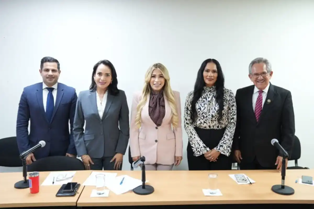 Diputada Luz Verónica Avilés asume presidencia de la Comisión de Turismo en Sinaloa