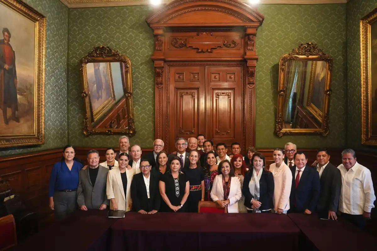 Rocha Moya reafirma compromiso con IMSS-Bienestar en reunión nacional con Claudia Sheinbaum