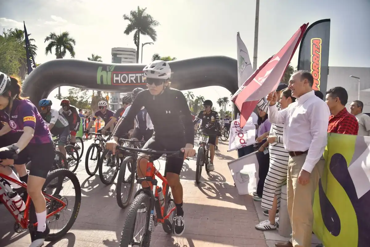 Más de 200 ciclistas compiten en Ahome durante la Vuelta Hortitec 2025