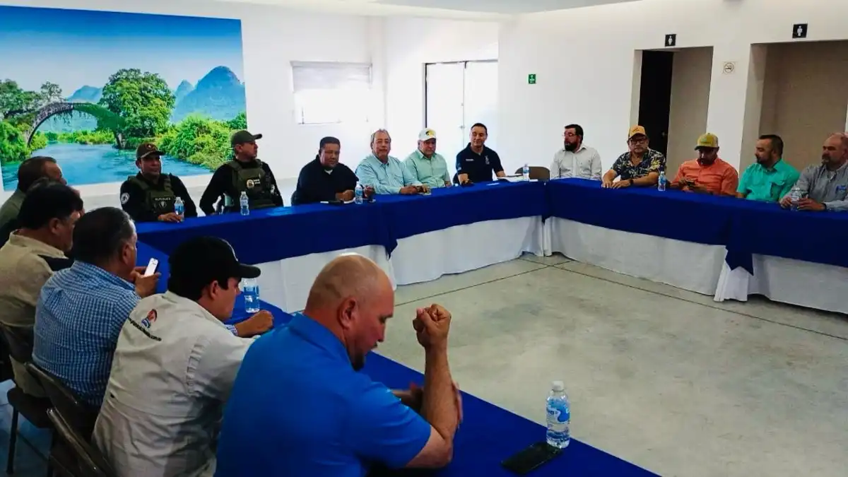 Acuicultores de Ahome refuerzan coordinación con autoridades para prevenir robo de camarón