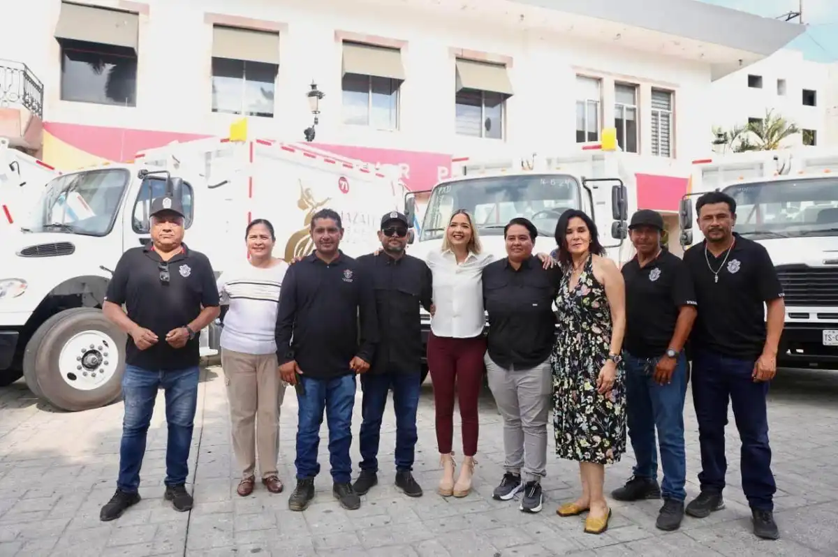 Estrella Palacios fortalece recolección de basura con entrega de cinco nuevos camiones en Mazatlán
