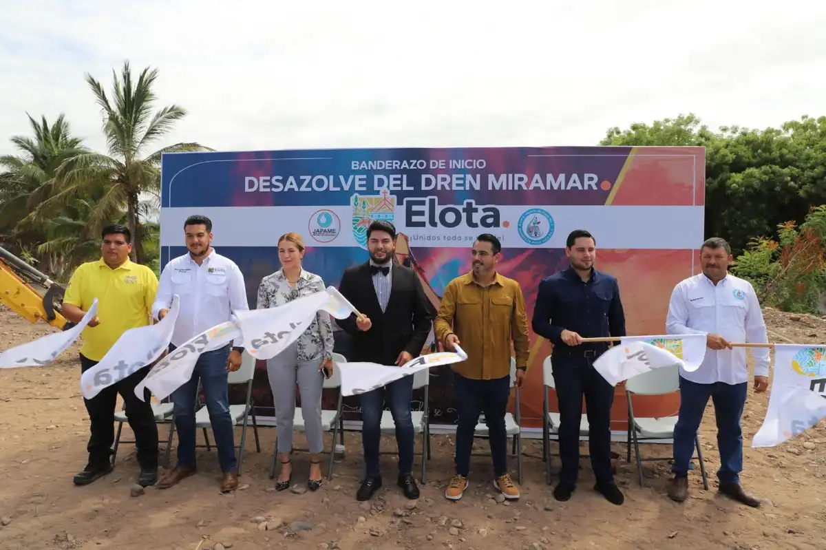 Inician trabajos de desazolve del Dren Miramar en Elota para prevenir inundaciones