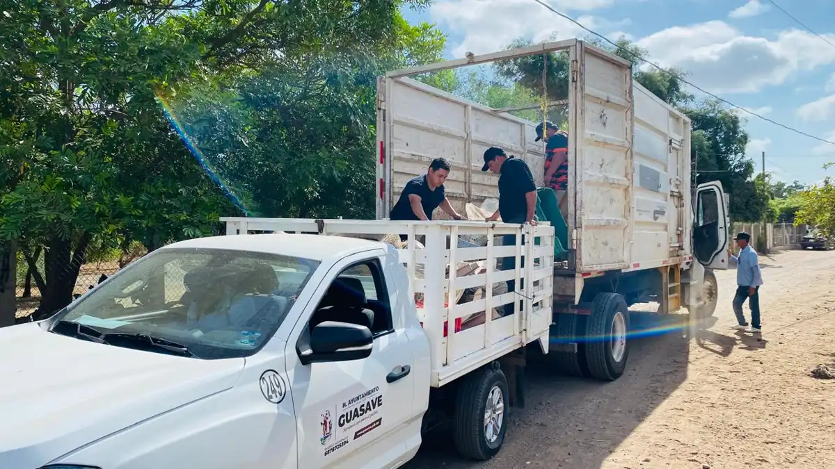 Realizan jornada de descacharrización en El Caimanero, Guasave, para combatir criaderos de mosquitos