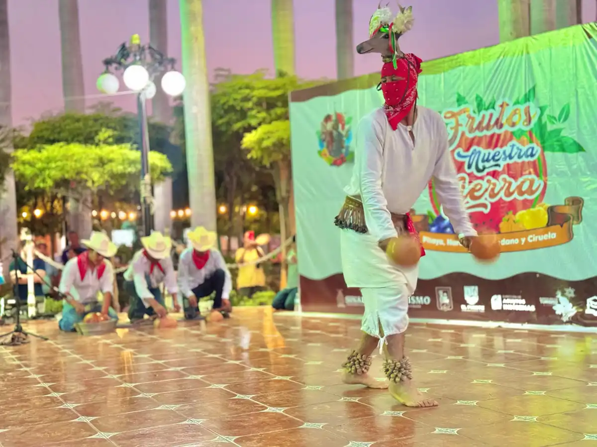 Festival de San Juan Bautista de Carapoa celebra con gastronomía, cultura y talento juvenil en El Fuerte