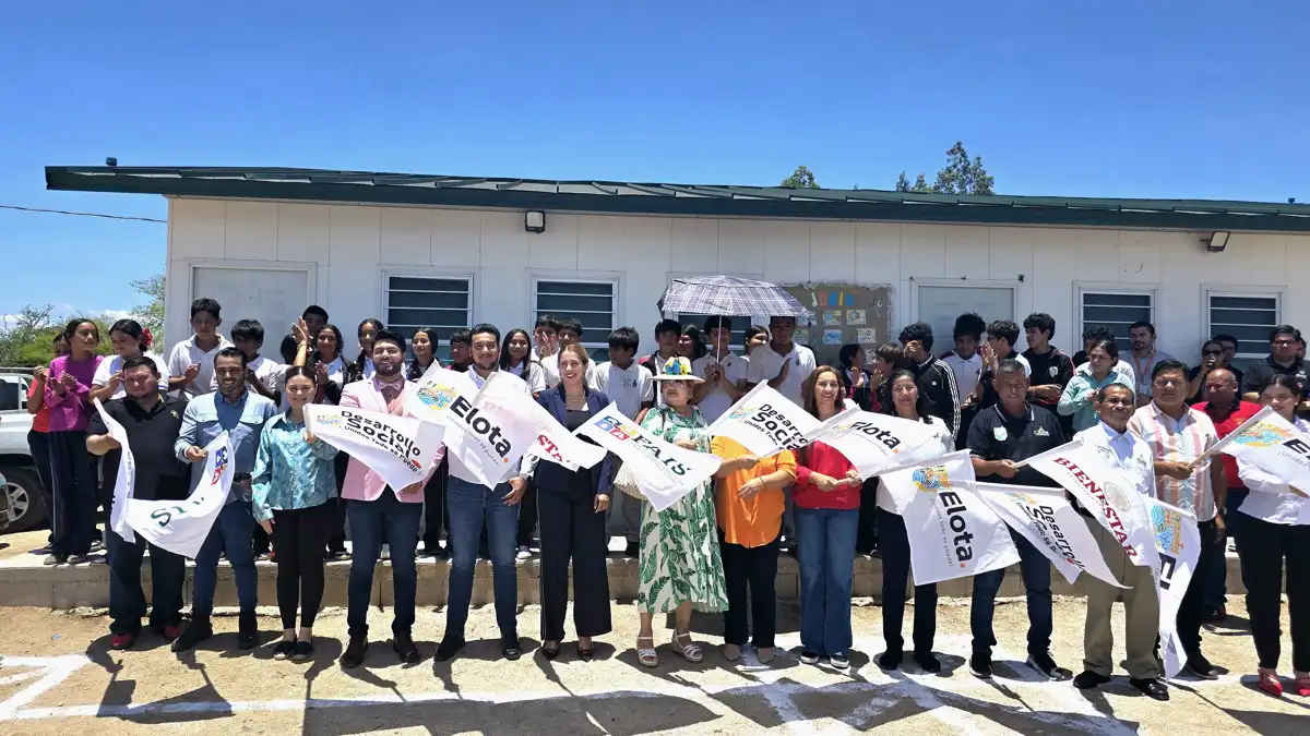 Inician construcción de techumbre en telesecundaria de El Salado