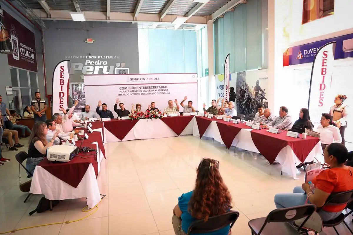 Refuerzan apoyos a familias desplazadas con obras y programas sociales