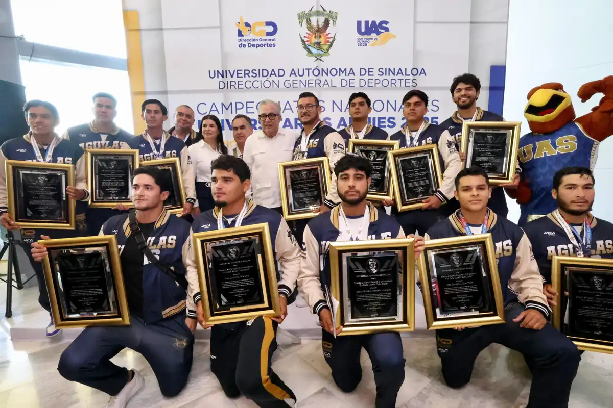 Gobernador Rubén Rocha entrega más de 3 millones en premios a deportistas de la UAS