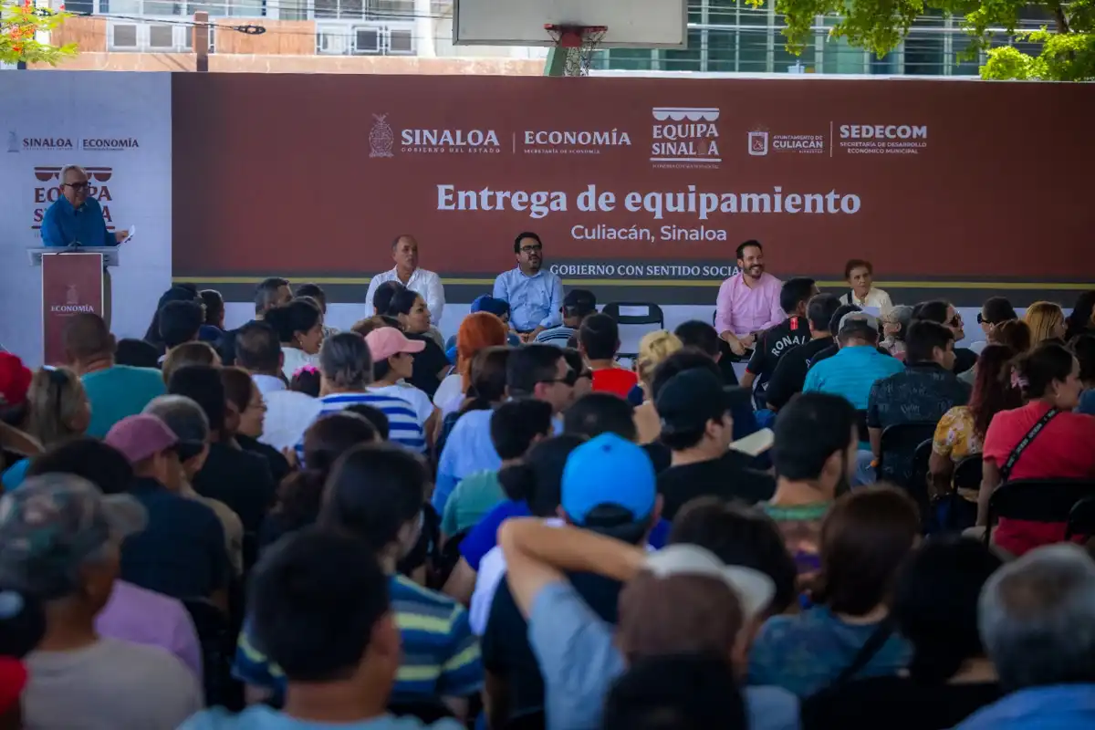 Entregan equipos productivos a emprendedores de Culiacán con el programa Equipa Sinaloa