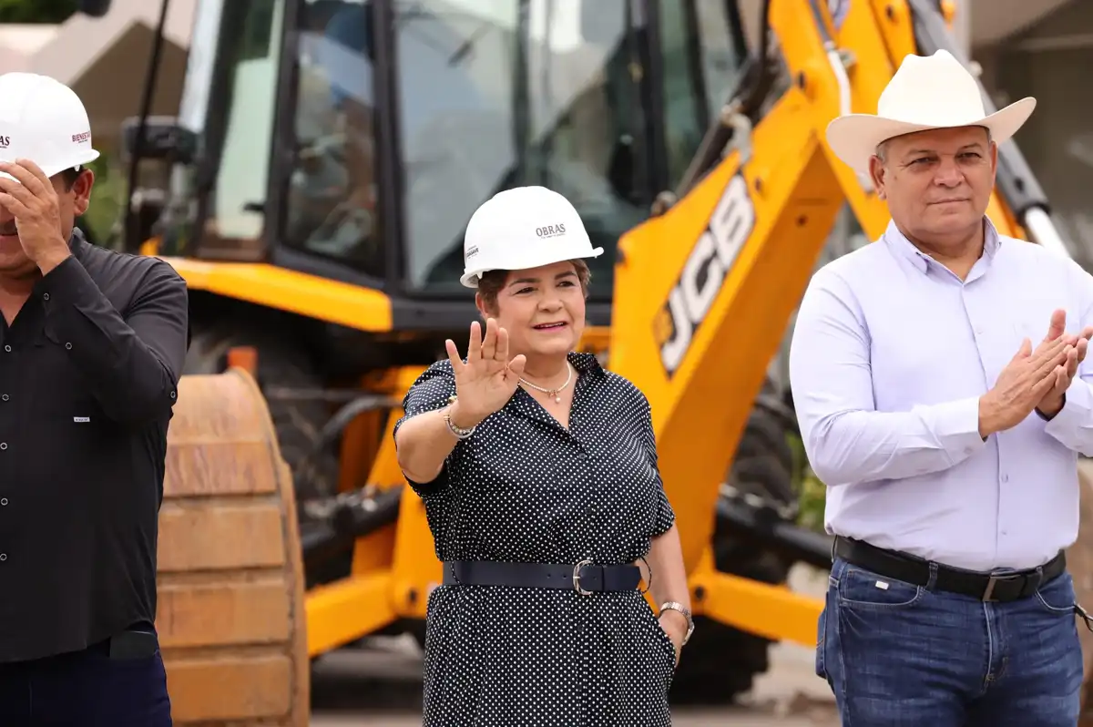 Inician obras de rehabilitación en calle Cuauhtémoc para mejorar pavimento y red de agua potable