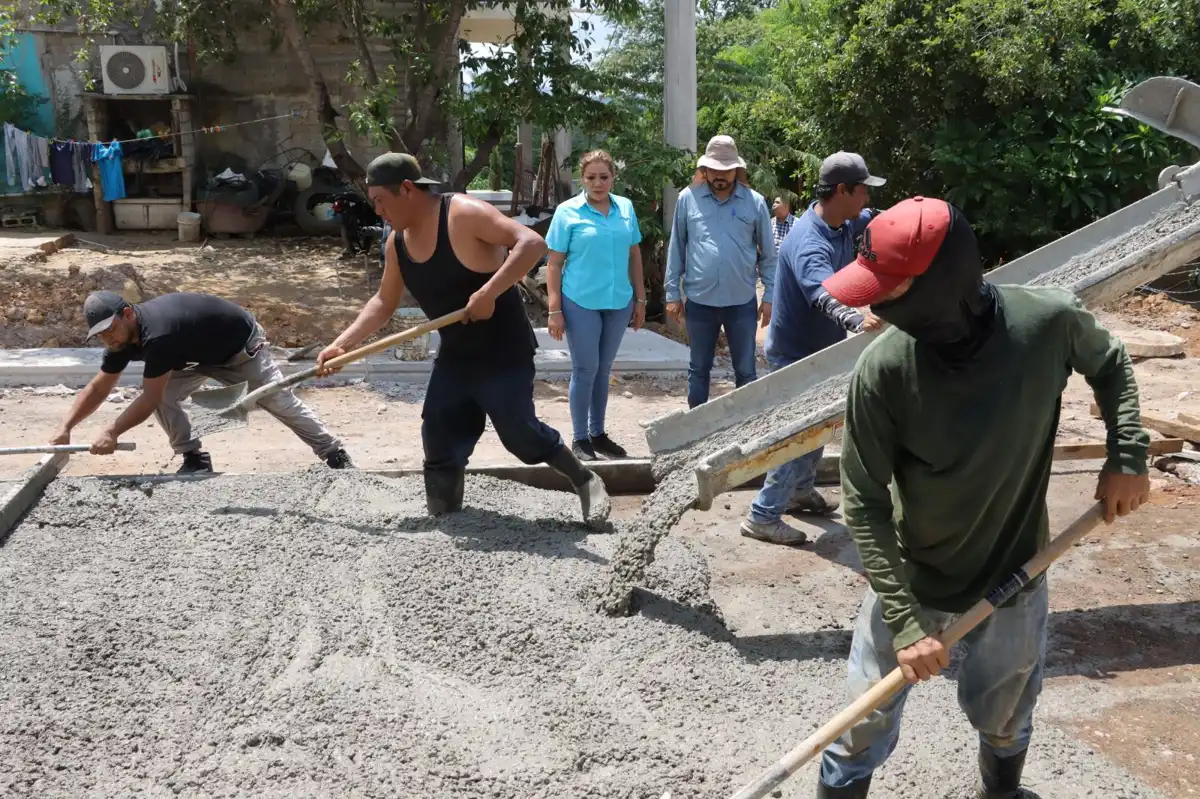 Avanza pavimentación en calle Gilberto Owen de Rosario con inversión de 1.8 mdp