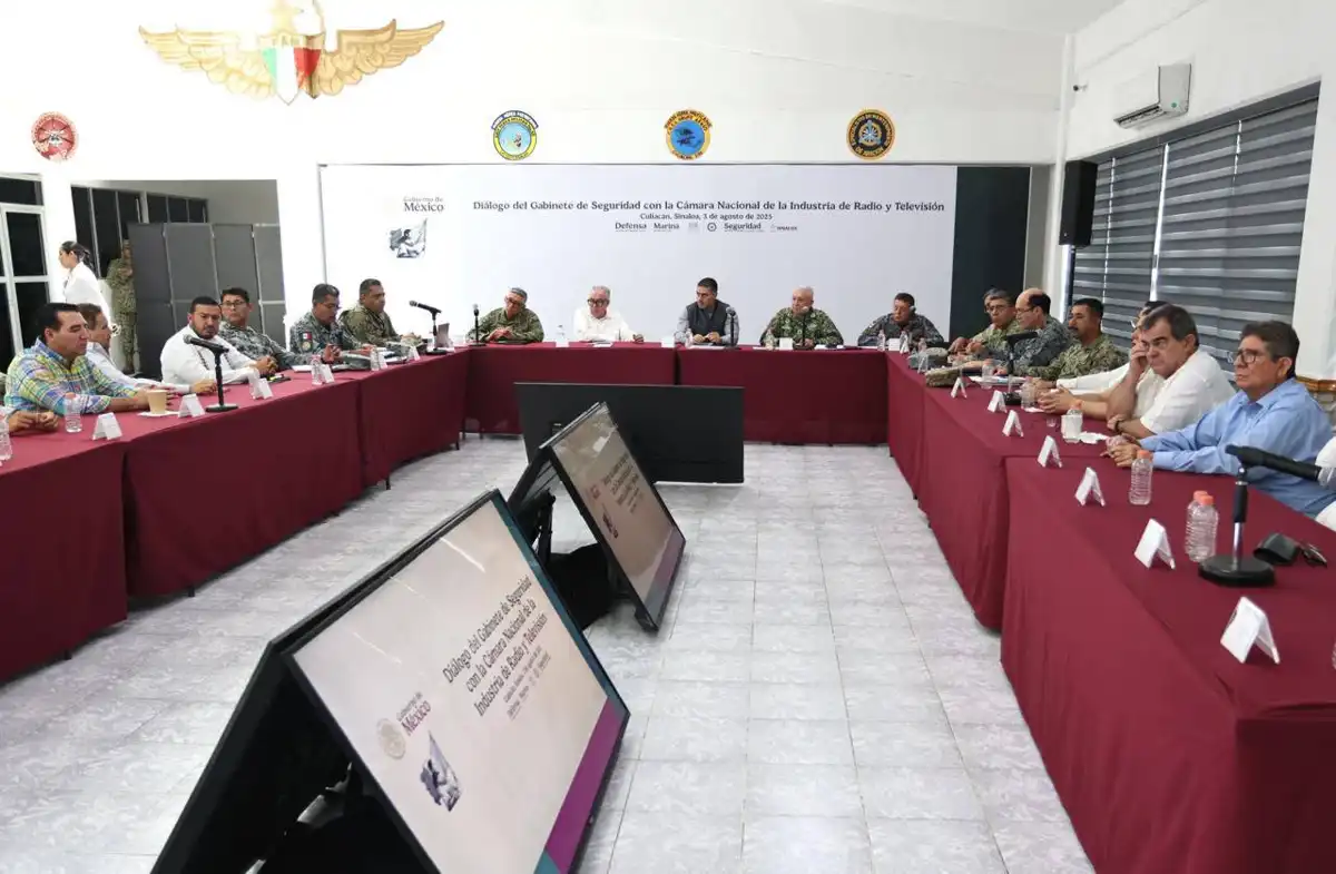 Rocha Moya refuerza coordinación con fuerzas federales en Mesa de Seguridad en Sinaloa