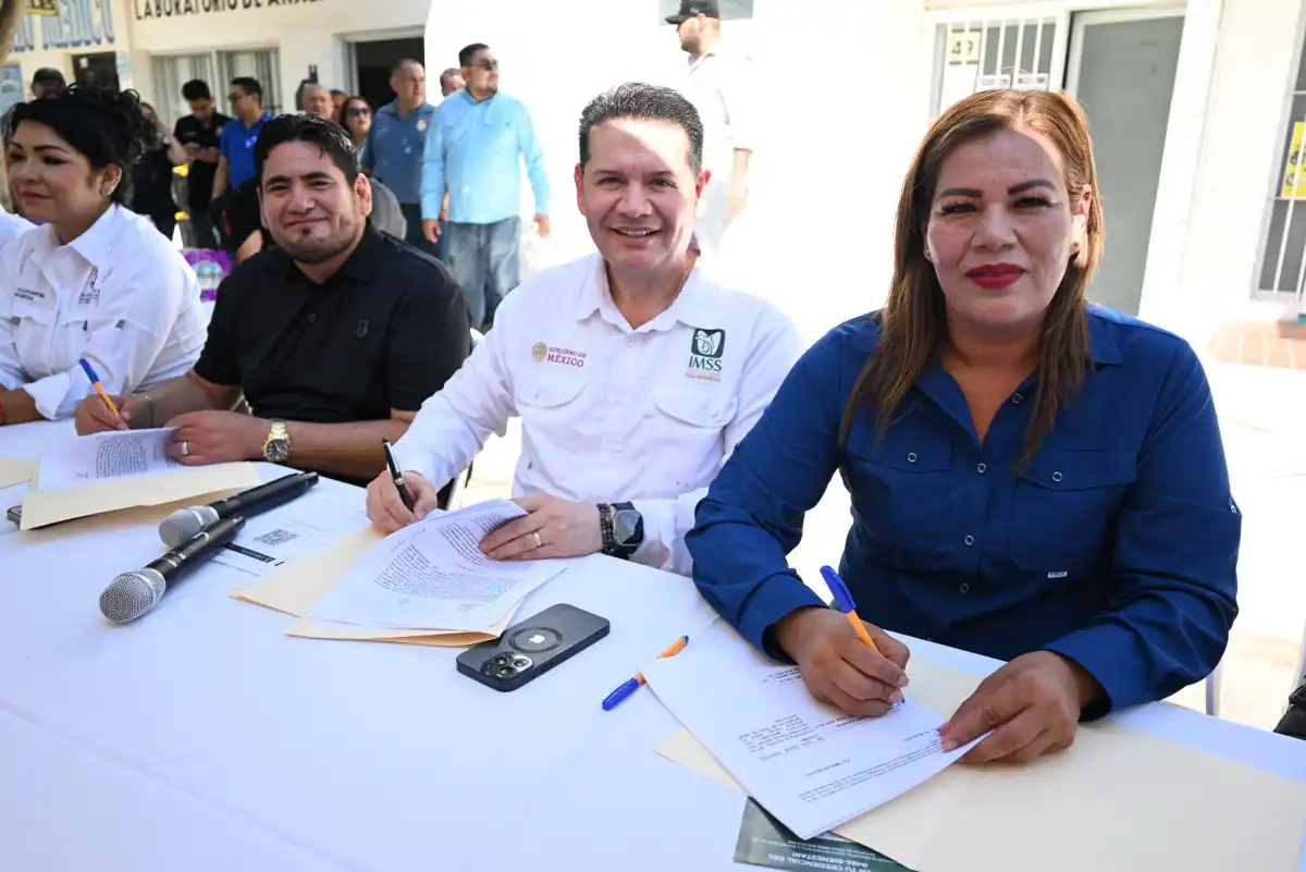 Firman convenio para ampliar atención médica gratuita en Juan José Ríos