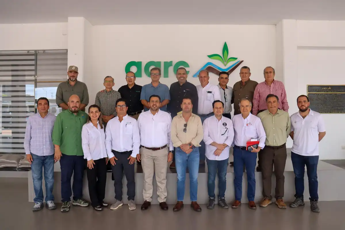 Agricultores y autoridades acuerdan estrategias para fortalecer el campo en Sinaloa