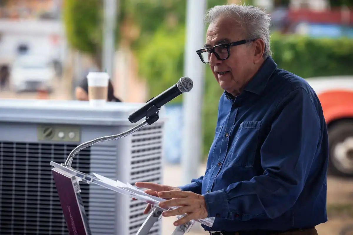 Rocha Moya entrega viviendas y pozo de agua en Chiqueritos, sindicatura de Baila