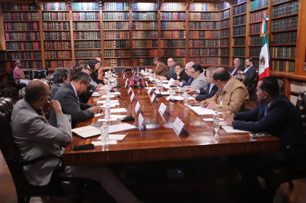 INE y Comisión Presidencial acuerdan grupo permanente para fortalecer la reforma electoral en México