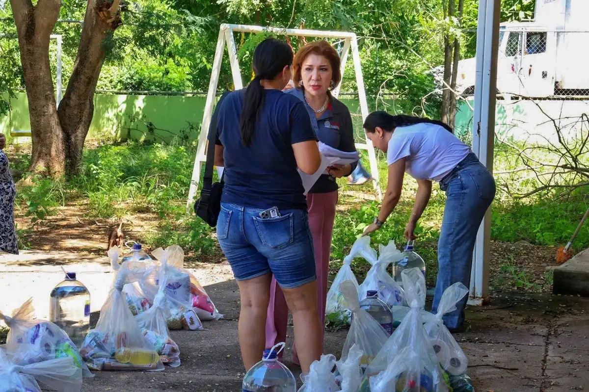 SEBIDES y Ejército Mexicano entregan apoyos a familias vulnerables en Culiacán
