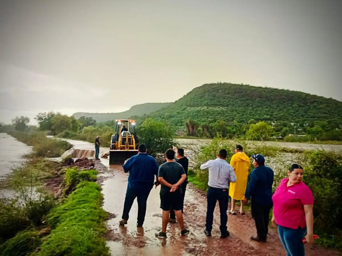 Lluvias en Ahome provocan desbordamiento de canales y daños en comunidades de San Miguel y El Guayabo