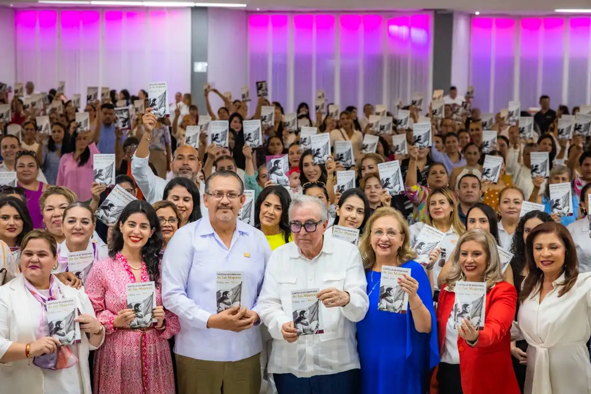 Rocha Moya y el SNTE presentan la Cartilla de los Derechos de las Mujeres