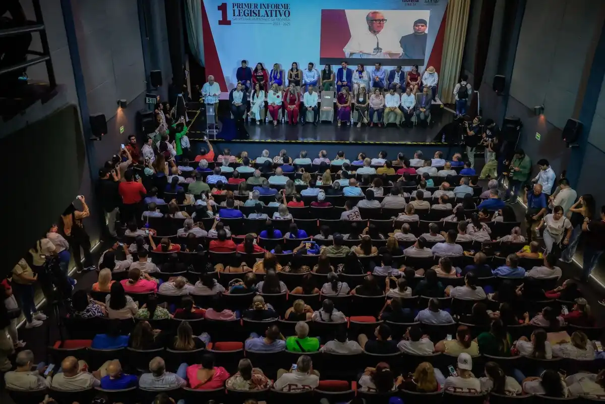 Rocha Moya reconoce labor legislativa de diputados de Morena durante su primer informe en Mazatlán