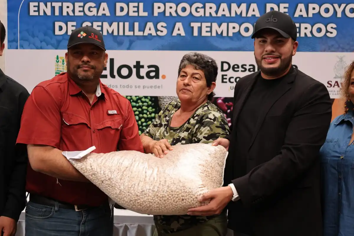 Elota impulsa la productividad agrícola con entrega de semillas a 26 productores temporaleros