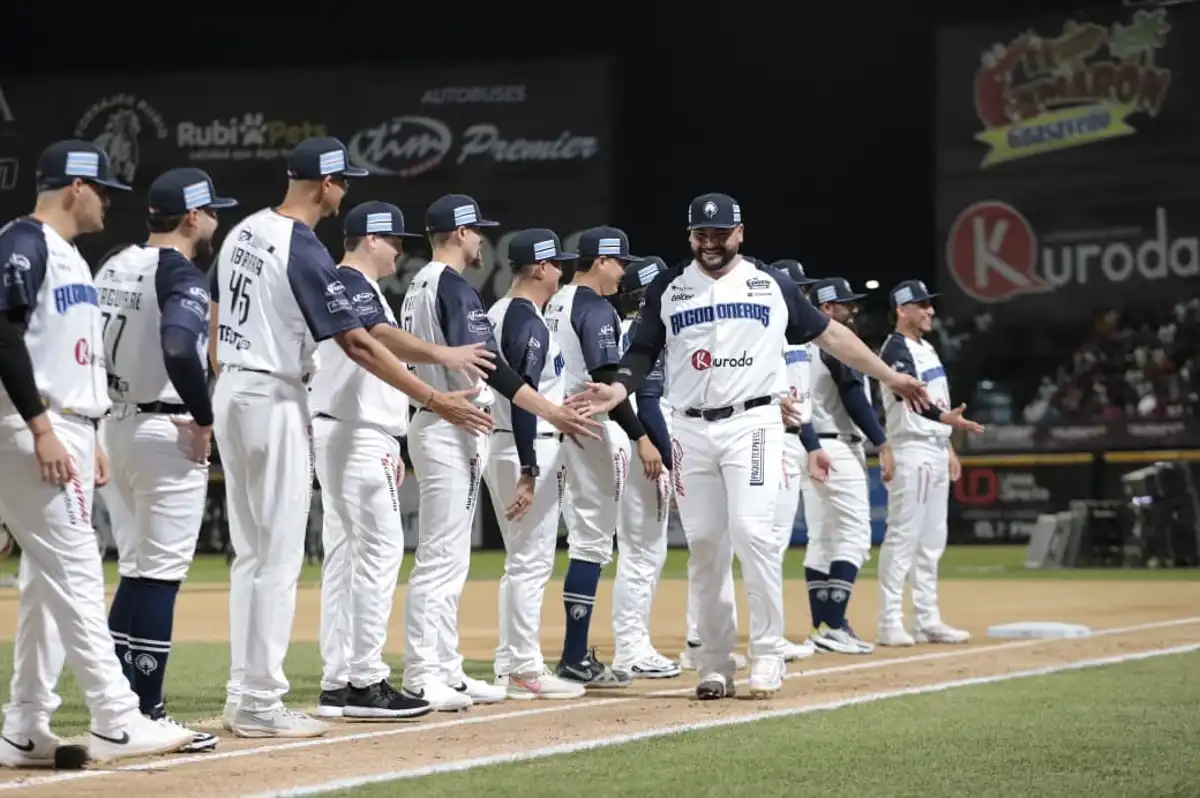 Algodoneros de Guasave inician temporada con fuerza: ‘Vamos por el campeonato’, afirma Cecilia Ramírez Montoya