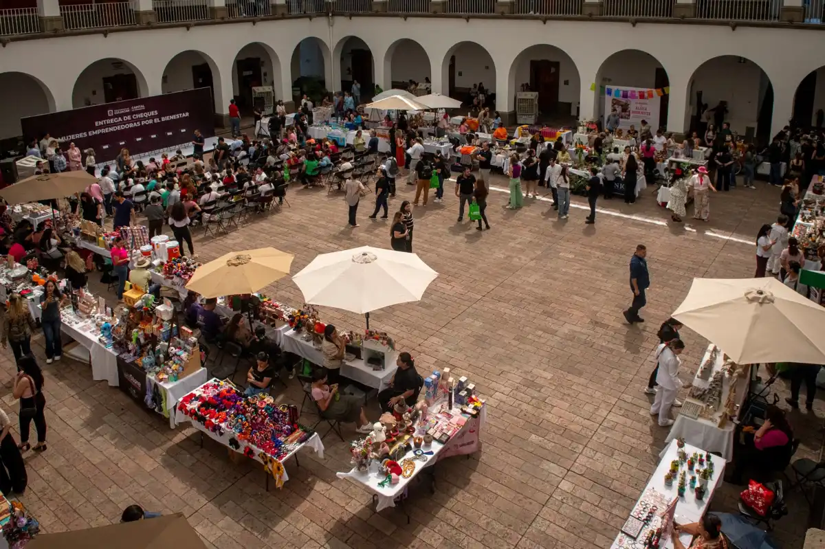 Impulsan a más de 100 mujeres emprendedoras con el Bazar “Tradiciones de Otoño”