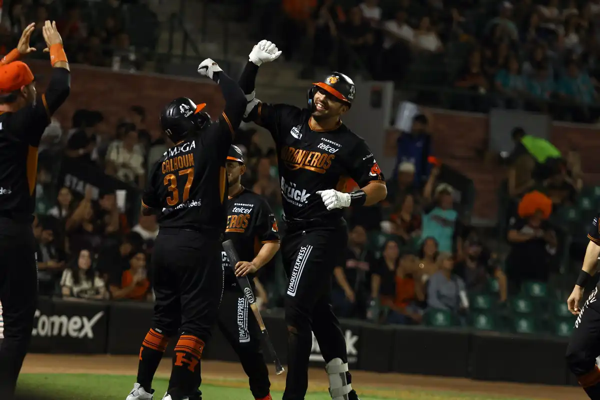 Hermosillo arrasa con Tucson: Darick Hall impulsa seis en la victoria 13-6