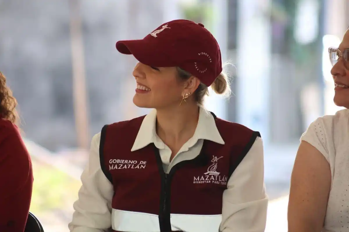 Estrella Palacios cumple promesa y entrega pavimentación en la colonia Mazatlán I